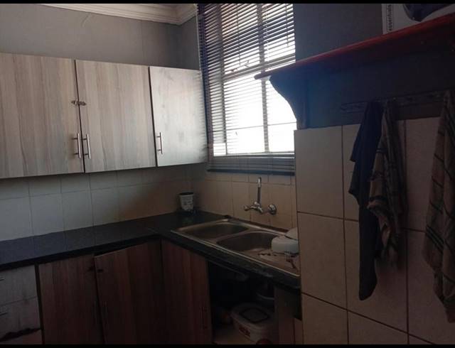 4 BEDROOM APARTMENT FOR SALE IN SUNNYSIDE